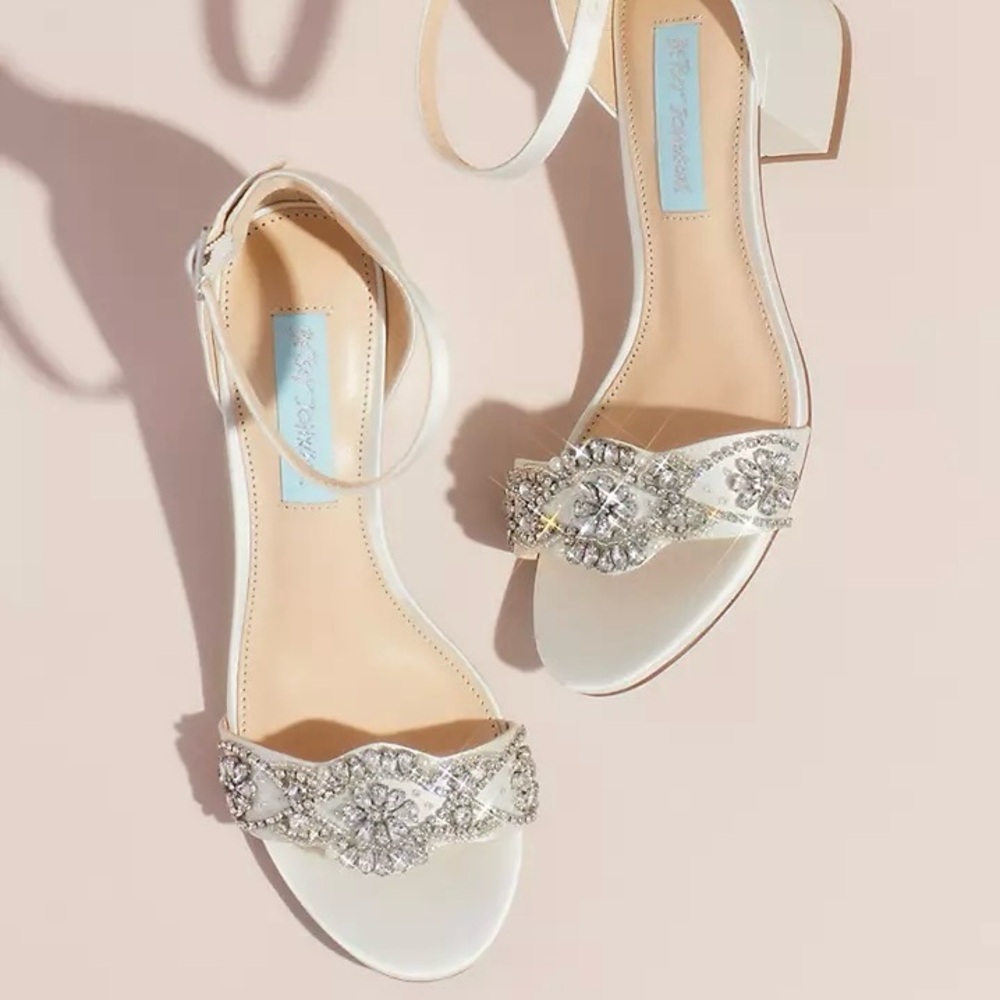 Betsey Johnson Ivory Heels 💎🤍